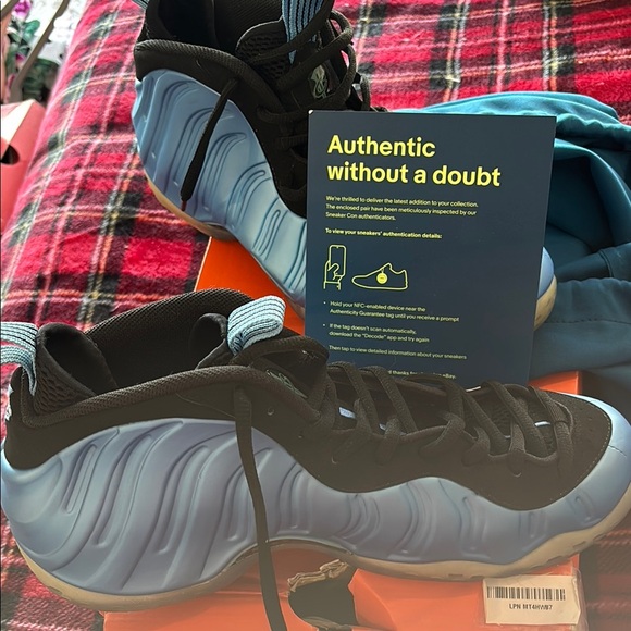 Blue and Black Nike Foam Posite university Blue- sz 11 men’s - Picture 3 of 6